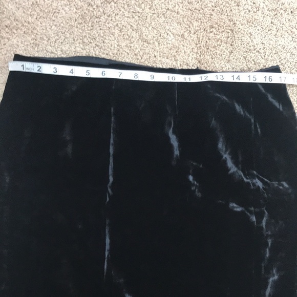 ESCADA Size 42 black velvet pencil skirt - Picture 8 of 10